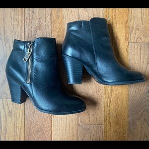 Aldo 8.5 Black Booties